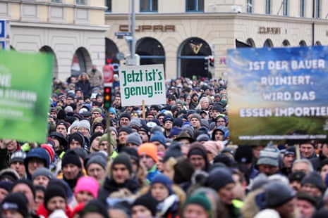 Protestocular Münih'te toplandı