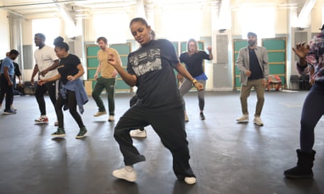 Répétition d'une routine de danse pour la comédie musicale de Mandela