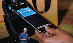 Tim Cook de Apple discutiendo Apple Pay