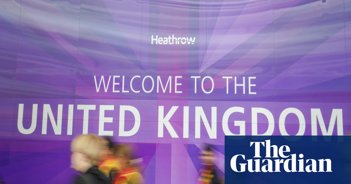 Zero net migration would shrink UK economy by 3.6%, says thinktank