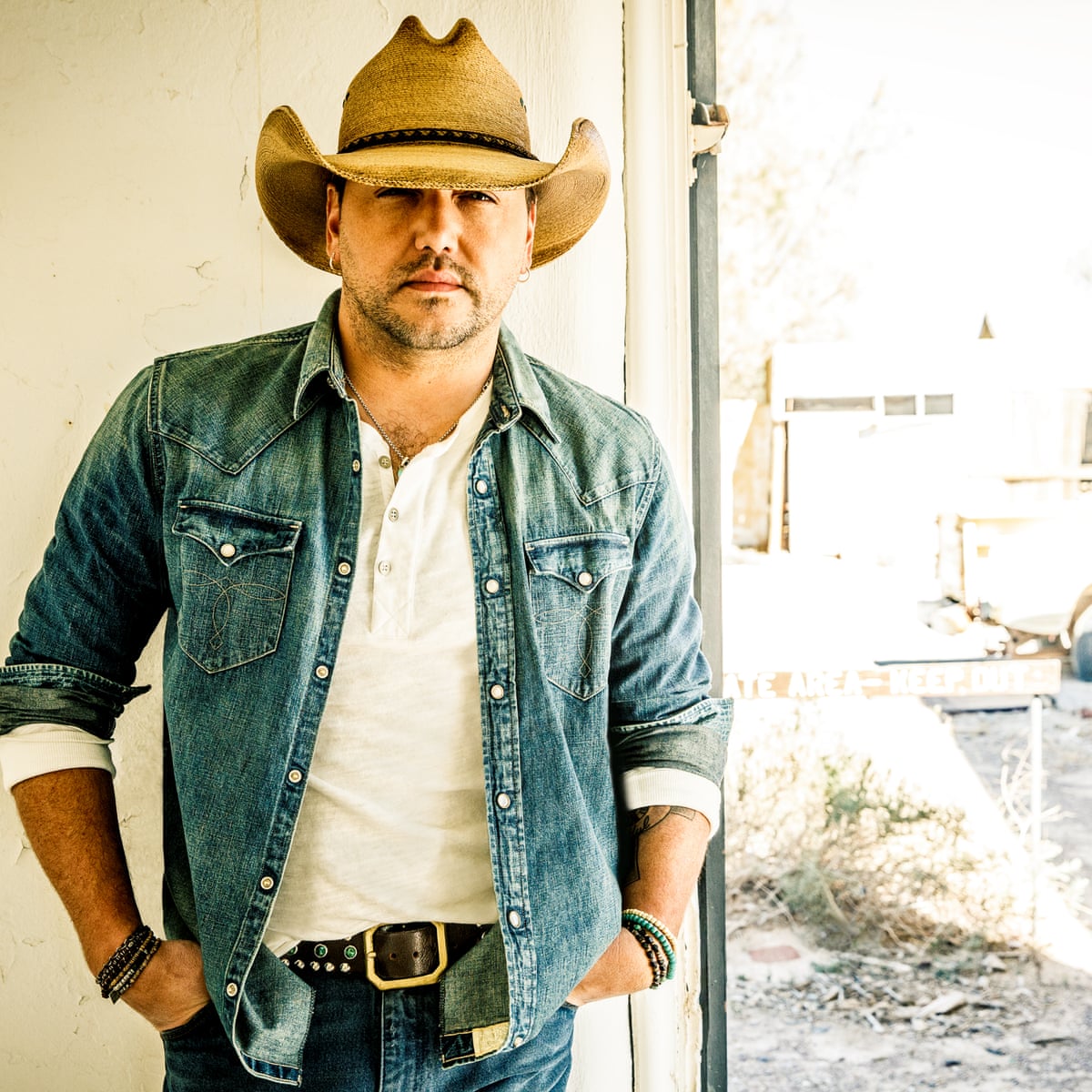 Jason Aldean Country S Rising Star Caught Up In America S