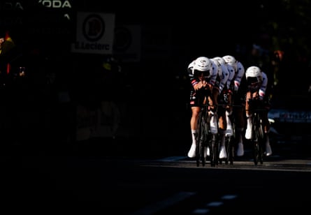 The UAE Emirates XRG team, lead by Tadej Pogacar, powerfulness astir nan streets of Barcelona.