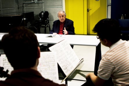 Pierre Boulez with the Diotima Quartet in Paris in 2012.