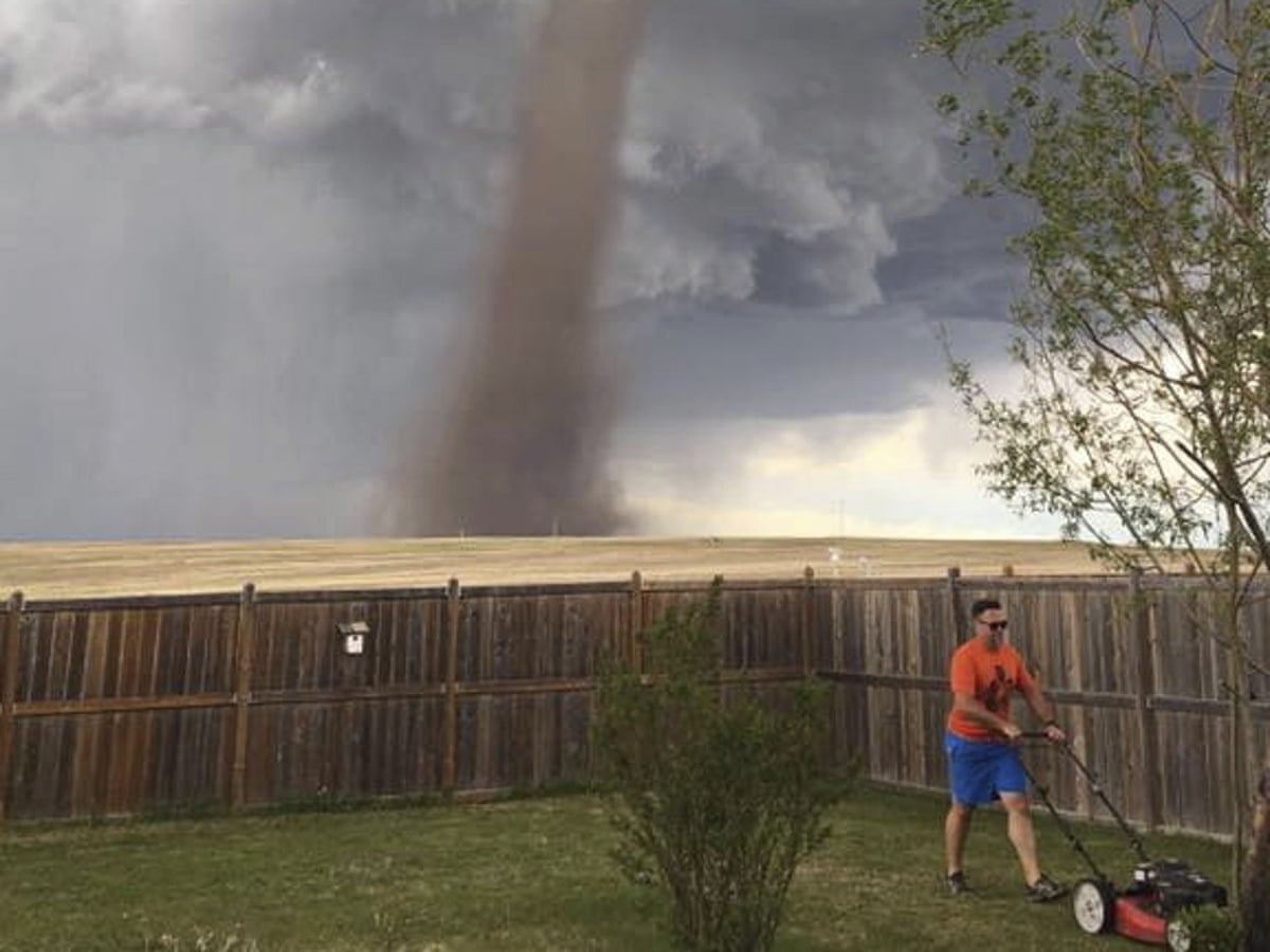 How Close Should You Get To A Tornado Tornadoes The Guardian How Close Should You Get To A Tornado Tornadoes The Guardian