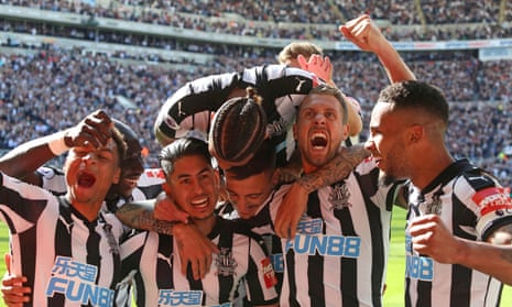 Newcastle players celebrate the third goal scored by Ayoze Perez.