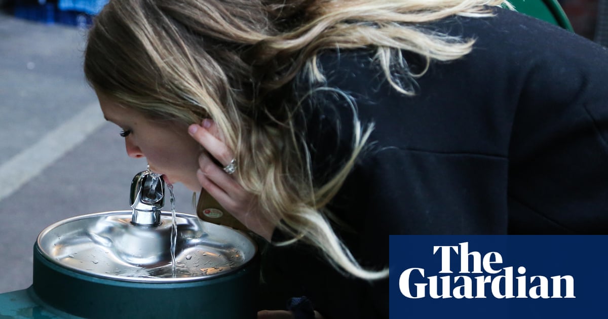 Sadiq Khan announces 100 new drinking fountains for London