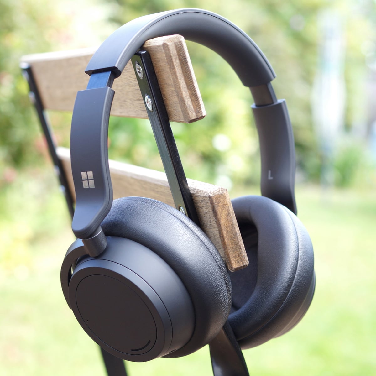 Microsoft Surface Headphones 2 Review Longer Lasting Bluetooth Noise Cancellers Microsoft Surface The Guardian