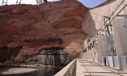 A view of Glen Canyon Dam showing its various mechanisms