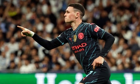 Phil Foden celebrates levelling the score at 2-2