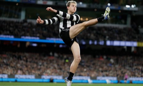Collingwood’s Jack Ginnivan kicks for goal during the Magpies’ semi final win over the Fremantle Dockers at the Melbourne Cricket Ground.