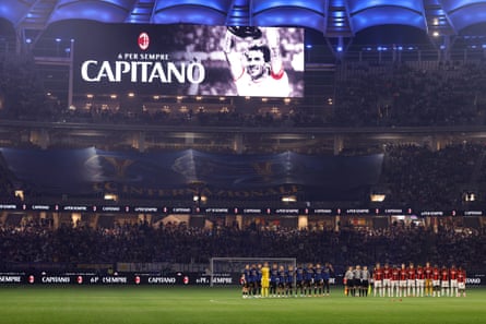 Milan and Inter players pay tribute to Franco Baresi in Perth.