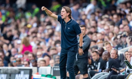 Counterattack kings: how Brentford kept their cool after losing Ivan Toney | Brentford 5 Thomas Frank gives instructions on the touchline