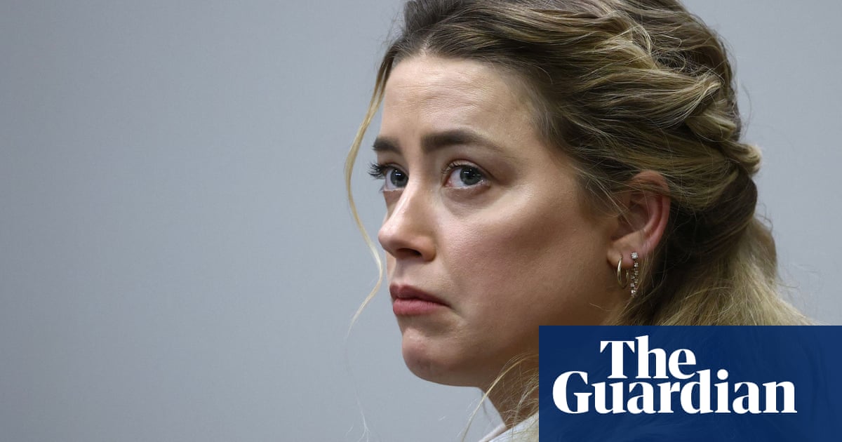 Amber Heard’s lawyer focuses on Johnny Depp’s texts: ‘Let’s burn Amber’ – video