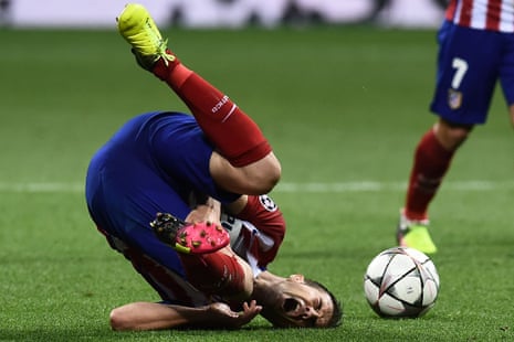 Koke falls before being substituted.