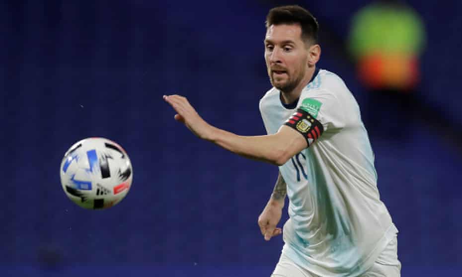 Argentina’s Lionel Messi watched the ball which is in mid-air in front of him