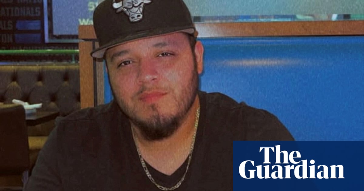 Judge orders release of Kilmar Ábrego García as he awaits federal trial