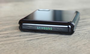 samsung galaxy z flip review