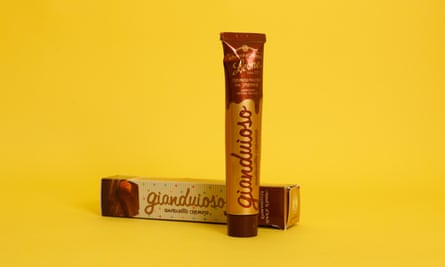 Lyon gianduioso tube spread
