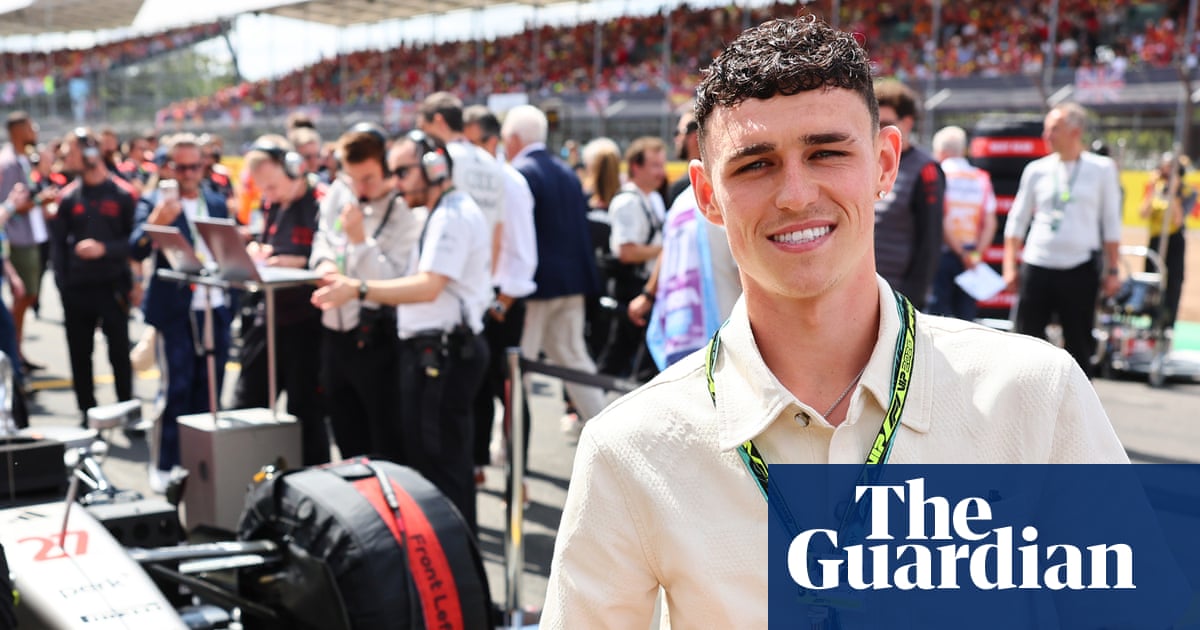 Phil Foden, chụp tại giải F1 Anh đầu tháng này, đã ký hợp đồng mới bốn năm với Manchester City đến năm 2030 (Ảnh: Andy Hone/LAT Images).
