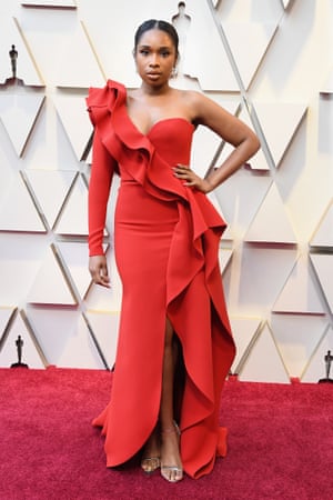 Jennifer Hudson proved the dancing-lady-emoji look was alive and well in a ruffled red Elie Saab couture dress ahead of her performance of I'll Fight. Quizzed on the red carpet, Hudson couldn't remember the jewellery she wore but her vintage pair of chandelier earrings from 1972 reportedly totalled 29.59 carats.