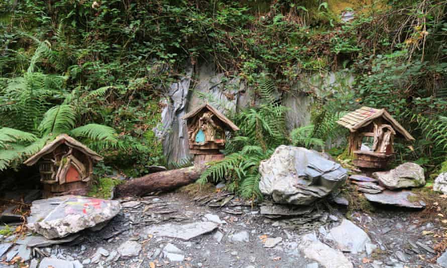 Casas de hadas a lo largo de Faerie Trail.