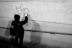 This space under Waterloo bridge is not a space where graffiti is tolerated. As far as state and authorities are concerned, it’s criminal damage. In this image I started to understand about the adrenaline that the writer (graffiti artist) might go through.