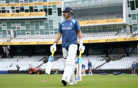 Joe Root walks to the nets at Headingly