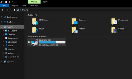 Windows 10 displays a small padlock on the drives that are encrypted, unlocked to show that it is open and accessible to the logged in user.