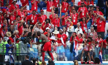 Baloy with the Panama fans at the end of the game.