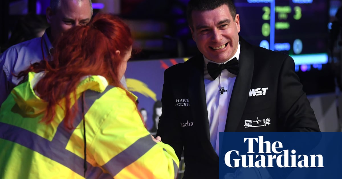 ‘He got me!’ Wasp stings Masters snooker referee at Alexandra Palace