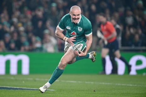 Jacob Stockdale opens the scoring for Ireland.