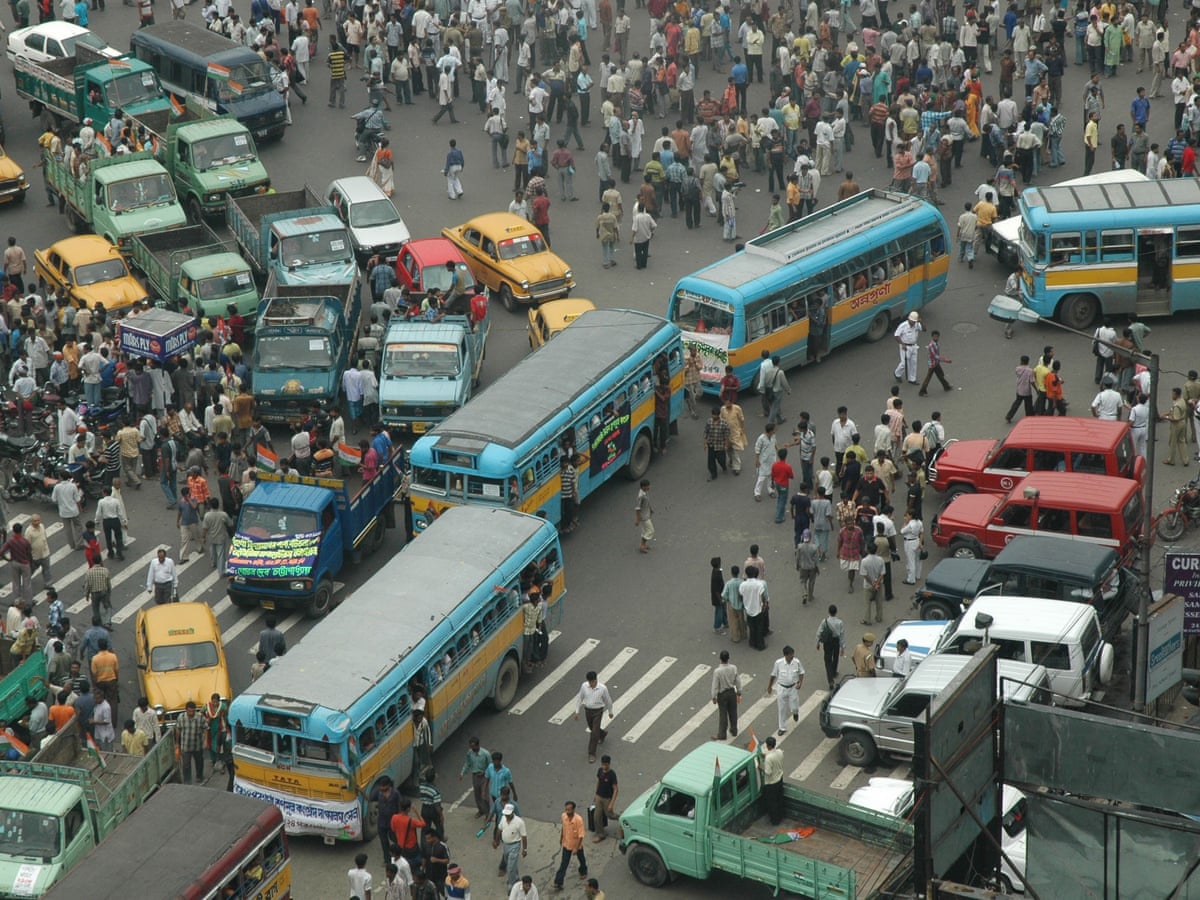 How can Kolkata's chaotic transport system be untangled? | Working in  development | The Guardian