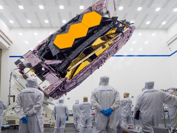 El Telescopio Espacial James Webb está empacado para su envío al sitio de lanzamiento en Kourou, Guayana Francesa.