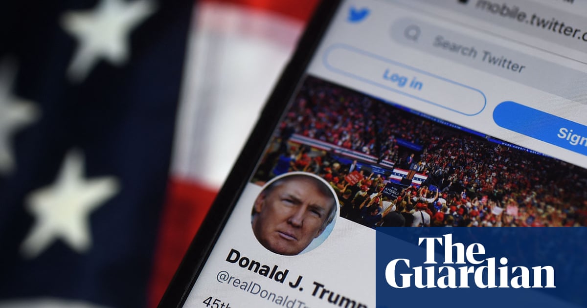 Trump asks judge to force Twitter to reinstate his account