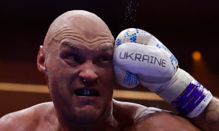 Tyson Fury is caught by Oleksandr Usyk