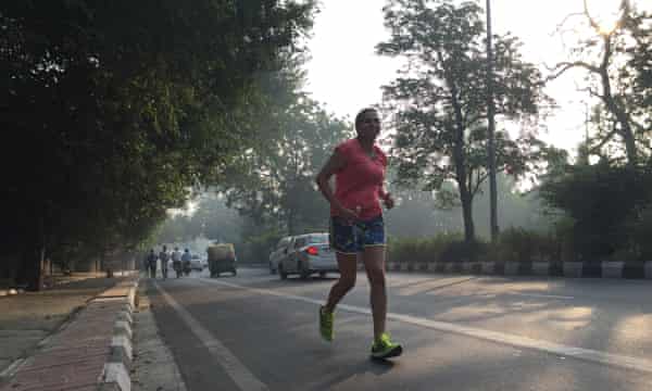 A road runner on Delhi’s polluted streets