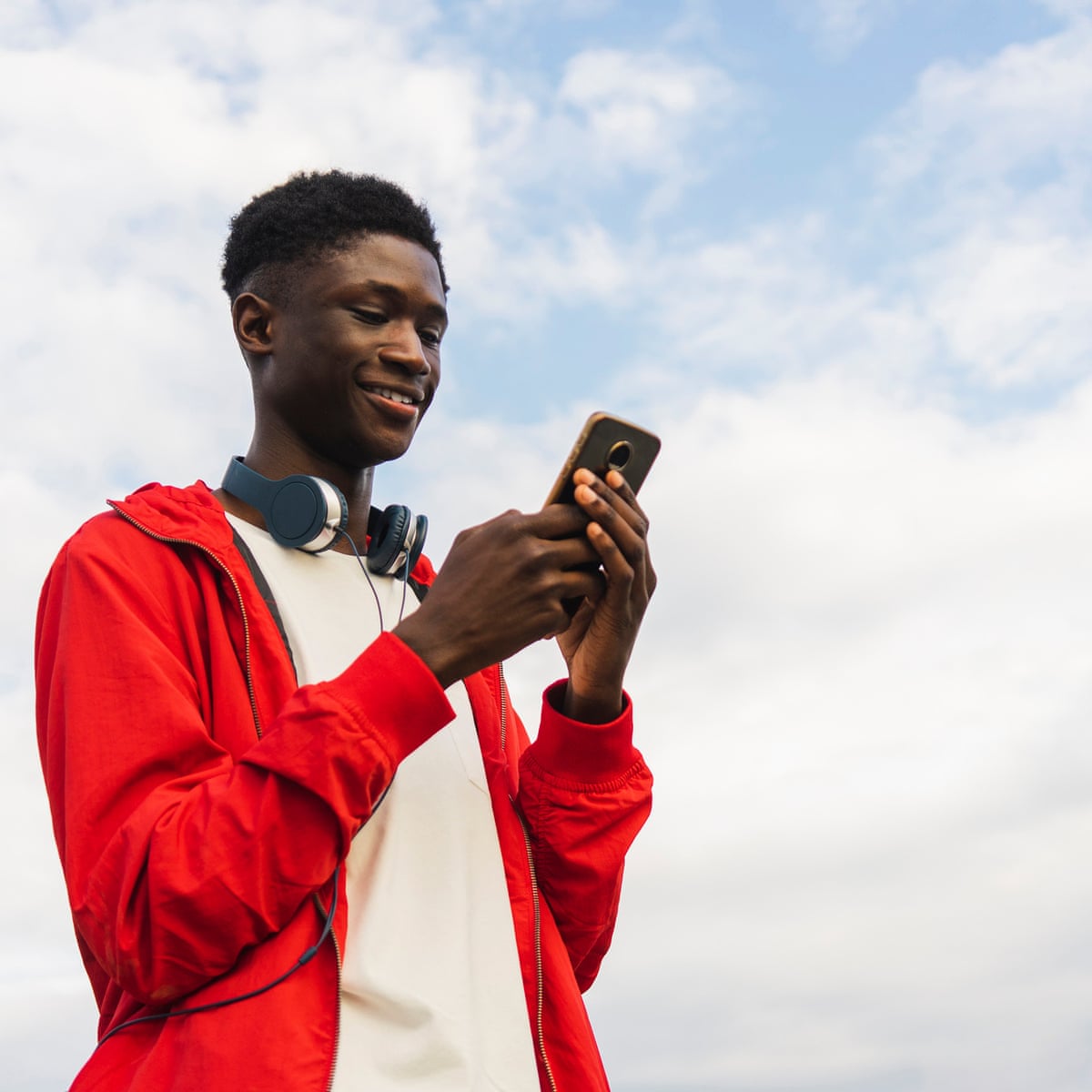 An App Could Catch 98 5 Of All Covid 19 Infections Why Isn T It Available Us News The Guardian