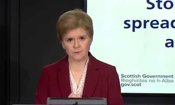 Nicola Sturgeon ممنوعیت سفر بین اسکاتلند و بقیه انگلستان را وضع کرده است.