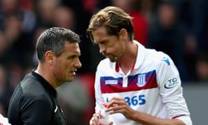 Before his podcast with Mike Dean, Peter Crouch’s main contact with referees had been on the pitch in his playing days.