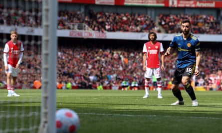 Manchester United’s Bruno Fernandes sees his penalty strike a post before deflecting wide.