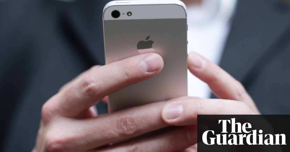 iPhone users to be given option to turn off feature that slows down devices