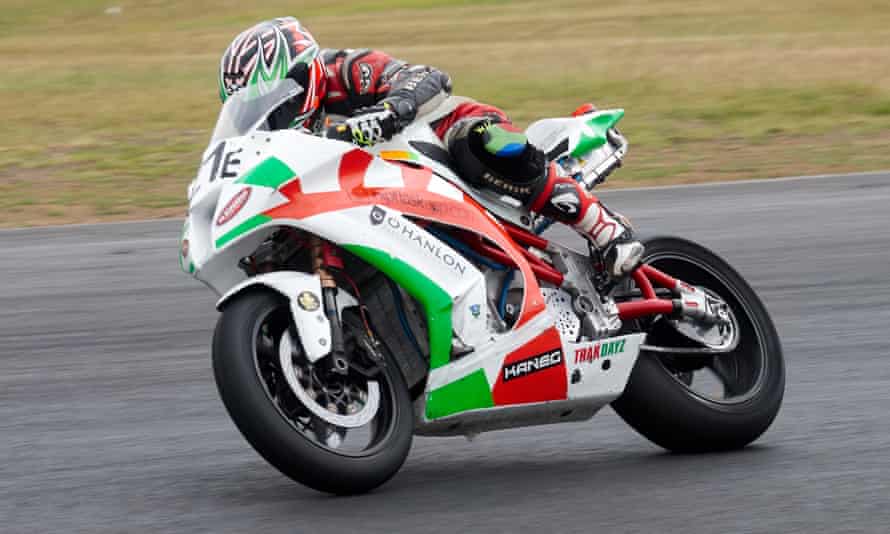 Thyron Van Vuuren on a Voltron-Evo electric motorbike at Queensland Raceway in 2016