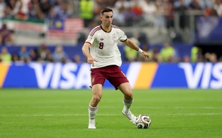Fabián Ruiz in action against France