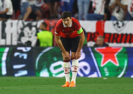 Harry Maguire gives the ball away on the edge of the box and Youssef En-Nesri pounces to open the scoring for Sevilla.