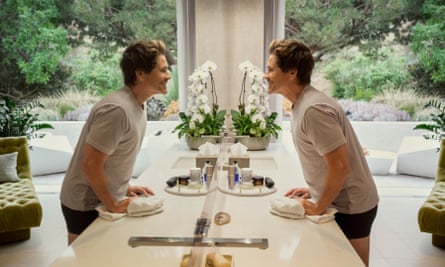 Rob Lowe as Ellis in Unstable.