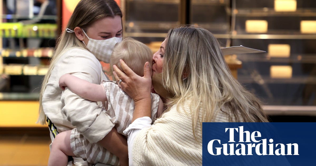 Joy, tears and emotional support puppies: Aucklanders get the green light to travel