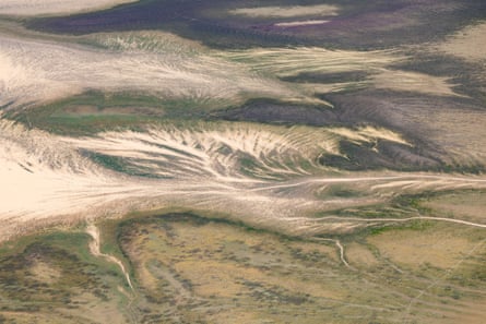 Water spills into the Eastern Overflow of the Diamantina River