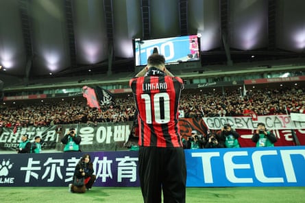 Jesse Lingard cảm ơn người hâm mộ trong trận đấu cuối cùng của anh ấy cho FC Seoul.