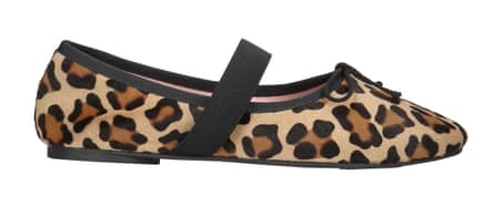 Leopard print pumps with cross strap