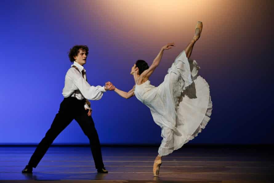 Anna Karenina'da Robyn Hendricks ve Callum Linnane